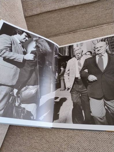 Facing New York Bruce Gilden 1992 first edition hardback with dustcover in very good condition FREE STANDARD POSTAGE INCLUDED