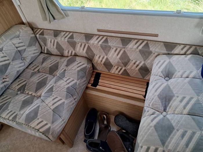 elddie caravan 4-5 berth