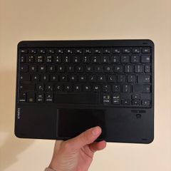 Keyboard bluetooth