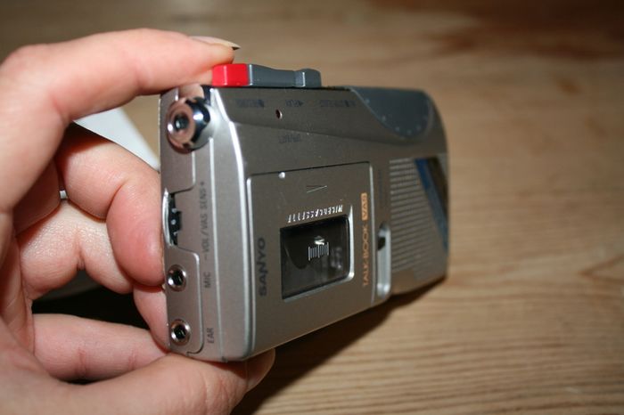 Sanyo TRC590M Dictation Machine - Micro-Cassette Recorder (TRC-590M) (in working order)
