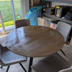 Round Kitchen Table