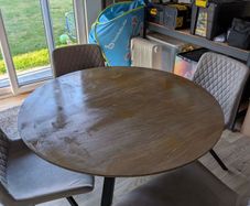 Round kitchen table
