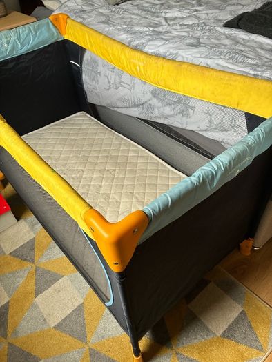 Hauck Travel cot