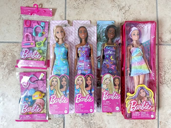 4x Barbie Doll + 2x Accessories Lot Bundle Set Fashion Dolls Mattel Fashionastas