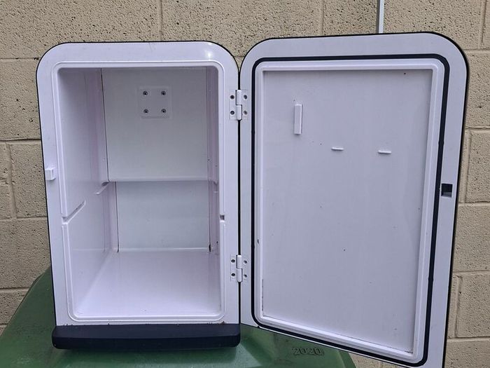 Mini fridge