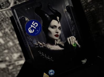 Maleficent ! Mistress of Evil ! DVD ! with Slipcase ! 2019 ! Angelina Jolie ! Disney !