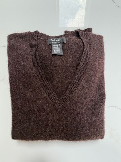100% cashmere V-neck size S