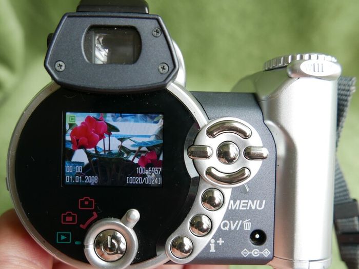 Konica Minolta Dimage Z2 4MP Digital Bridge Camera Working Tested