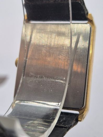 Vintage Accurist Gold-Tone Tank Watch - Retro 80s