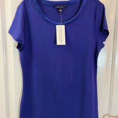 NEW T-shirt / Top by Banana Republic - Size Medium / Size 10