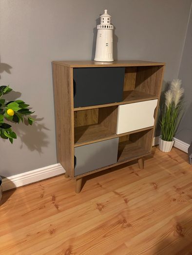 Side board/ cabinet
