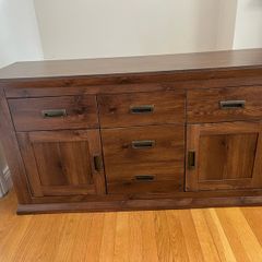 Sideboard / cabinet