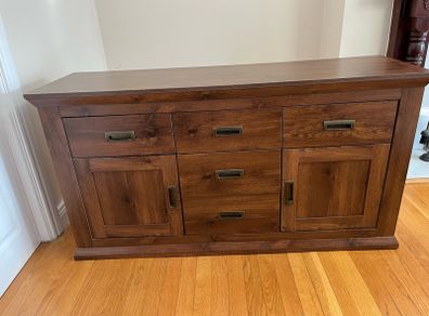 Sideboard / cabinet