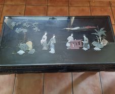 Chinese coffee table made of black lacquer (chinoiserie type)
