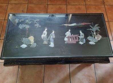 Chinese coffee table made of black lacquer (chinoiserie type)