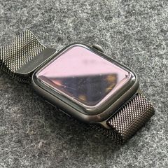 Apple Watch SE (1st Gen) 44mm Milanese Loop