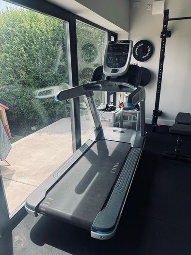 treadmill Precor commercial