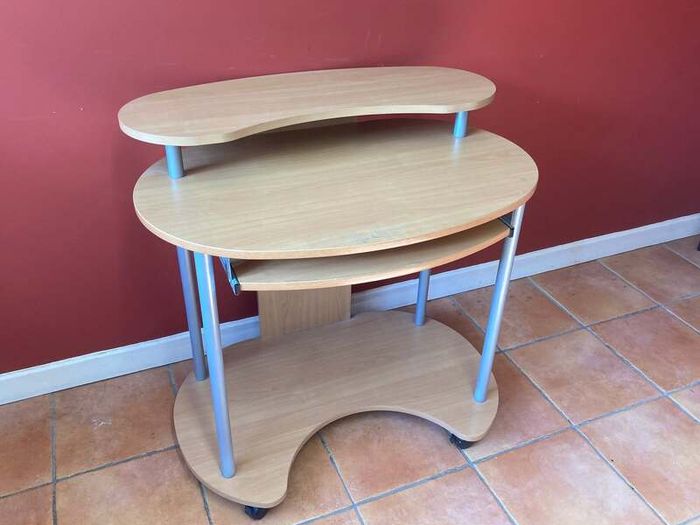 Mobile 3 Tier Computer Desk w/ Pull Out Tray & Wheels