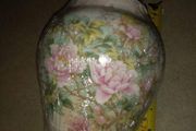 Vintage Shibatta bone china Urn made in japan.28 x15 cm.