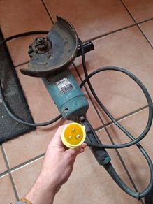 Makita GA9020 Angle Grinder 110V