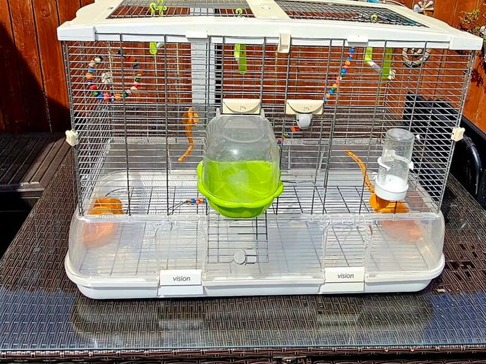 Vision by Hagen double bird cage.
