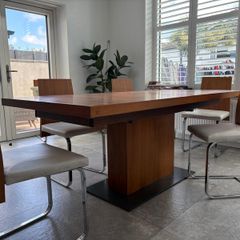 Extendable Walnut Dining Table & 6 Chairs 191 to 275cm