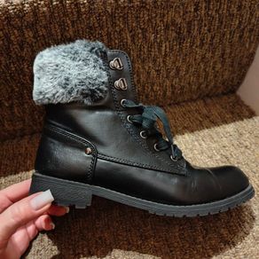 Black Ankle boots with fur, size 38