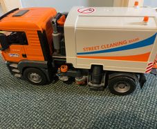 Bruder Road sweeper