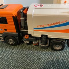 Bruder Road sweeper