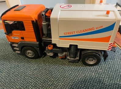 Bruder Road sweeper