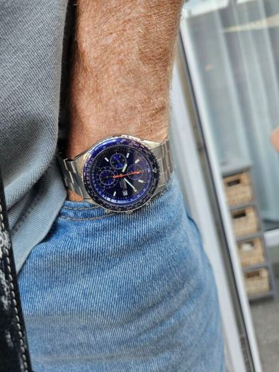 Watch Seiko Pilot Chronograph.