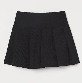 Black pleated skirt