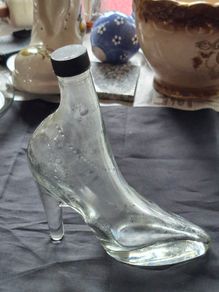 Beautiful Old Unique Glass Lady High Heel Shoe Shaped Decanter Bottle Postage Available, Add a touch of vintage charm to your vanity or collection with this unique glass lady high heel shoe-shaped decanter/bottle
