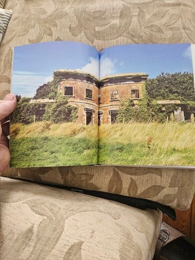 The Irish Aesthete Ruins Of Ireland. By Robert O' Byrne. First Edition Large Volume Hardback With Dustjacket In Good Condition.  See Photos For Same.