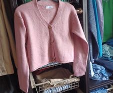 pink cropped cardigan
