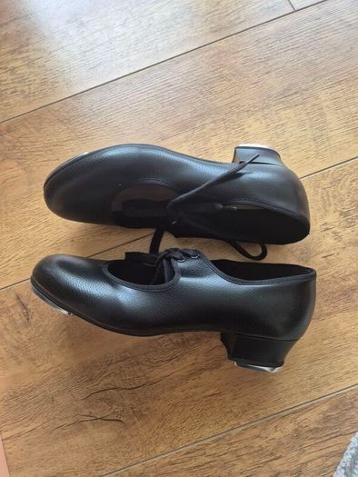 tap shoes