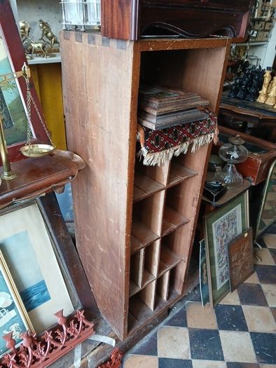 Pigeon hole cabinet