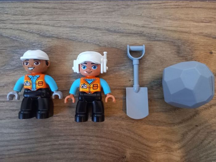 Lego Duplo set 10931 Truck & Tracked Excavator