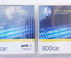 2x HP LTO-3 Ultrium RW Data Cartridge 800GB NOS