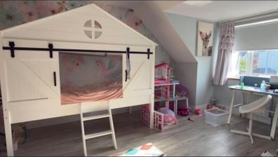 Children's Barn Style Bed