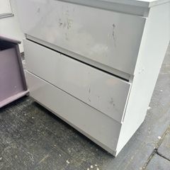 white chest drawers