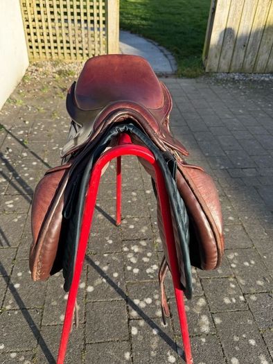 Berney's Grand Prix Olympic Saddle - 17in, Havana Brown, MW