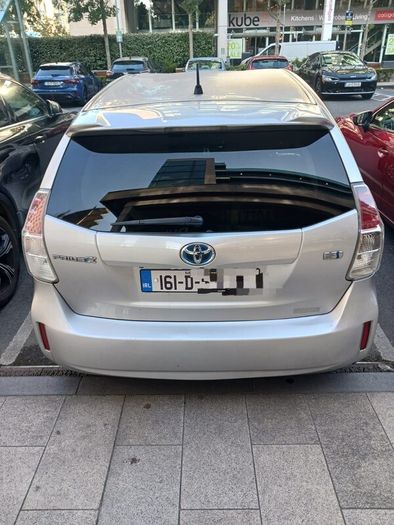 Toyota prius alpha 5 seaters 161-D-