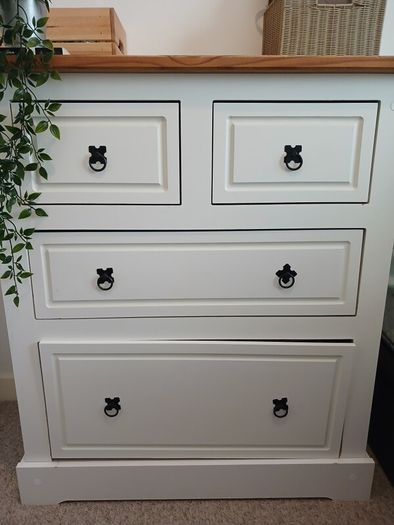 chest of drawres