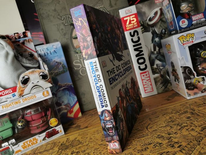 The DC Comics Encyclopedia ! All New Edition! Beautiful Hardcover ! Covers over 1200 Characters ! 2016 ! by DK !