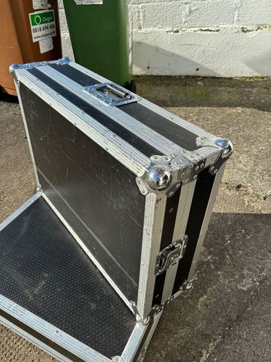 PRICE DROP !!!Magma dj workstation controller case