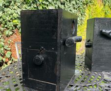 2 Nest Boxes