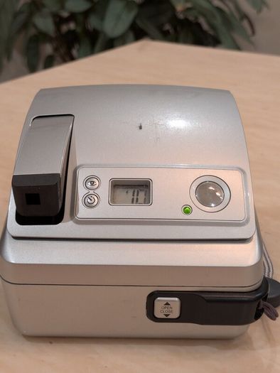 Polaroid One600 Ultra Instant Film Camera  Tested Working
