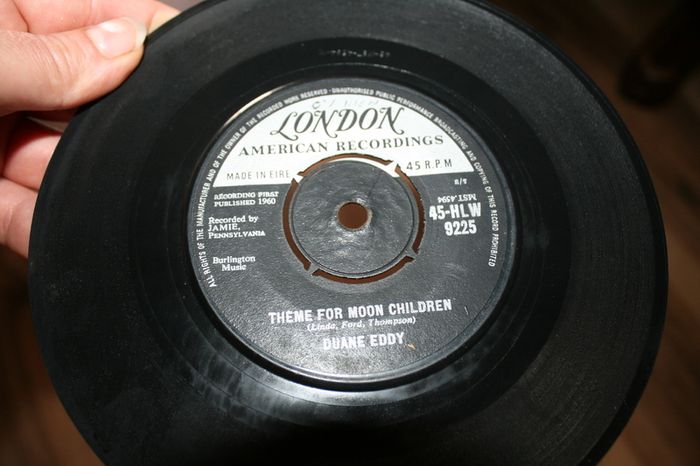Single Vinyl's  85 pieces