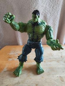 Marvel Incredible Hulk Diamond select Disney store exclusive